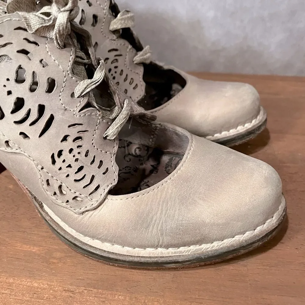 Neosens Taupe Rococo Lace-Up Ribbon Heels size 37 / US 6.5